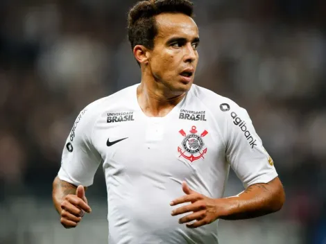 Ex-Corinthians, Jadson surpreende e define seu futuro para essa temporada