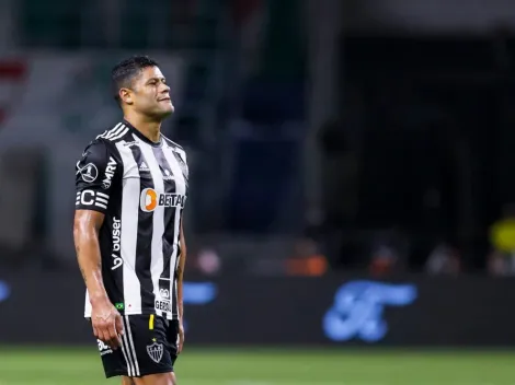 Em meio a protestos, Hulk desce do carro e "peita" torcida organizada do Atlético Mineiro; veja o vídeo