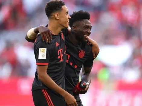 Alphonso Davies afirma que France Football negou premiação a jogador do Bayern de Munique