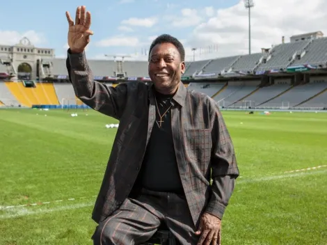 Filha de Pelé posta foto ao lado do pai e escreve: "Mais uma noite juntos"