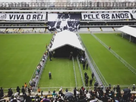 Acontece nesse momento o velório do Pelé