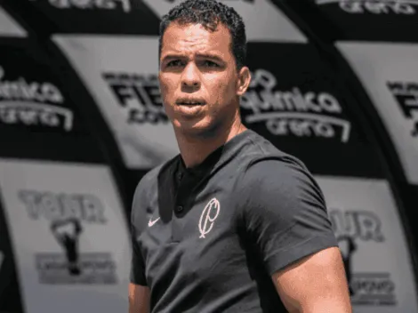 Após reunião com Fernando Lázaro, atacante surpreende, pede para deixar o Corinthians e acerta com novo clube