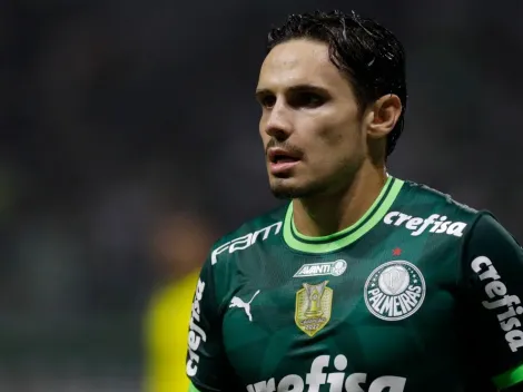 Raphael Veiga confirma desejo de deixar o Palmeiras em um 'futuro próximo' e revela em qual clube quer jogar