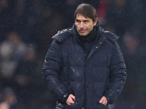 Dois jogadores ameaçaram deixa o Tottenham caso Antonio Conte permanecesse no comando da equipe; tem brasileiro envolvido