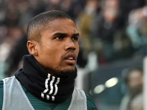 Douglas Costa volta a ser especulado em gigante brasileiro e pode assinar contrato nos próximos dias