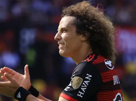 Após polêmica com Gabigol e elenco do Flamengo, David Luiz surpreende e toma decisão sobre seu futuro.