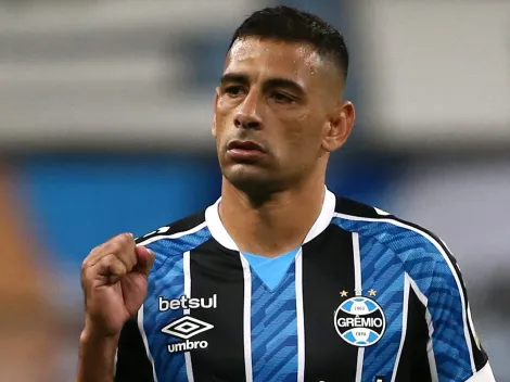 Clube do futebol brasileiro abre negociações com o atacante Diego Souza, livre no mercado da bola