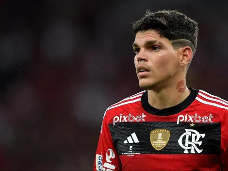 Mercado da bola: Ayrton Lucas fica mais próximo deixar o Flamengo e clube define substituto a pedido de Sampaoli