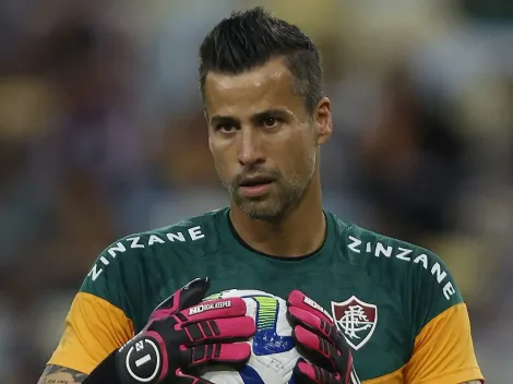 Contrato até 2025, proposta agradou! Fábio define em qual clube vai jogar; goleiro está em fim de contrato com o Fluminense