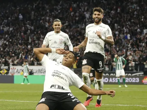 Atacante do Corinthians é 'flagrado' em conversas com 'scout' de gigante da Premier League