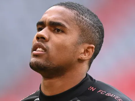 Douglas Costa aceita reduzir o salário para fechar com gigante do futebol brasileiro