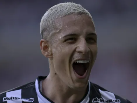 Guilherme Arana aceita ouvir projeto de rival e pode frustrar o Corinthians