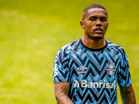 Acaba de sair a informação: Douglas Costa já está na mira de novo clube