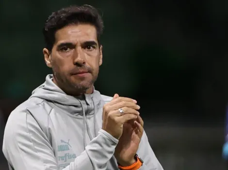 Abel Ferreira culpa gramado do Allianz Parque por lesão de jogador do Palmeiras