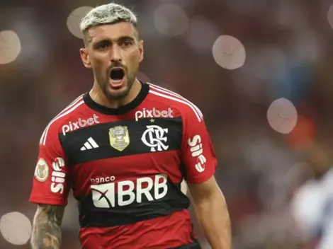 Arrascaeta rouba a cena no vestiário do Flamengo e inflama time com recado a rivais