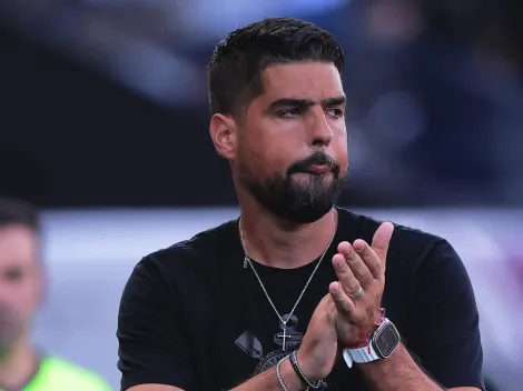 António Oliveira pede 3 novos reforços para o Corinthians contratar no mercado