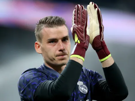 Real Madrid negocia Lunin com Aston Villa