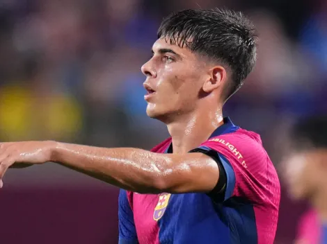 Barcelona vê lateral desvalorizar R$ 30 milhões e aguarda Flick