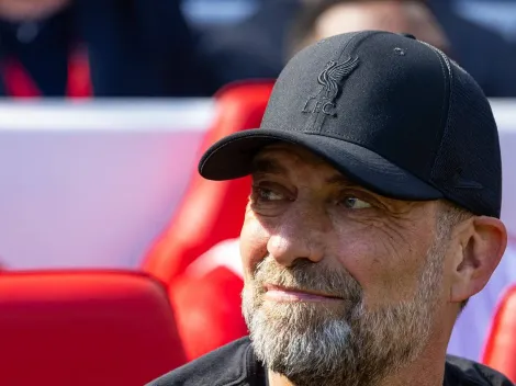 Klopp elogia trabalho de Slot no Liverpool e celebra sucessão