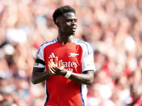 Bukayo Saka, do Arsenal, fica na bronca com árbitro