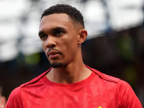 Alexander-Arnold no Liverpool: Scholes questiona se Slot aprova jogador