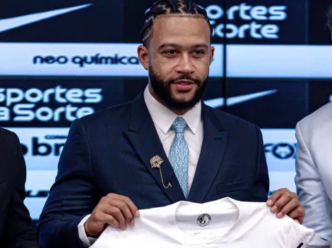 Gravenberch se impressiona com Depay no Corinthians