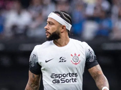 Por precaução, Memphis Depay faz exames no tornozelo após estreia