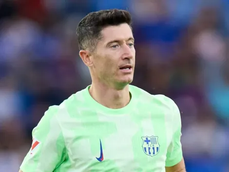 Lewandowski brilha e faz história com hat-trick no Barcelona