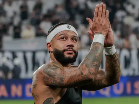 Memphis Depay busca 100 assistências com o Corinthians