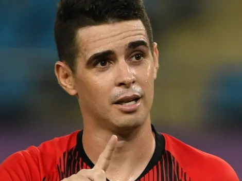 Oscar volta atrás e negocia com o Flamengo novamente