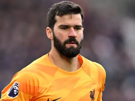 Alisson se torna alvo do Barcelona, mas quer ficar no Liverpool