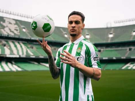 Antony é anunciado pelo Real Betis após deixar o Manchester United