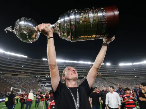 Atlético de Madrid quer Filipe Luís, mas contratação depende de Simeone