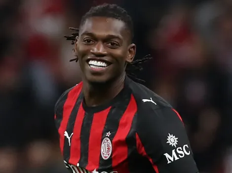 Rafael Leão vive fase artilheira e lidera Milan contra a Lazio