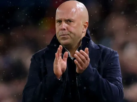 Liverpool mantém Slot mesmo em crise com Salah