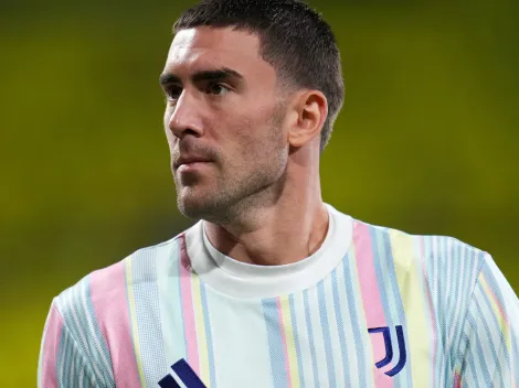 Disputa por Vlahović esfria para Bayern e Milan com avanço do Barcelona