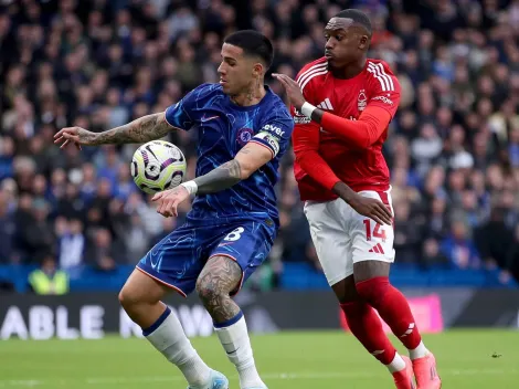 Chelsea e Forest empatam a uma bola num jogo frenético