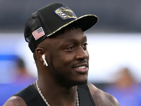 AJ Brown's eye-opening reaction to Miles Sanders' take on 2022 Eagles