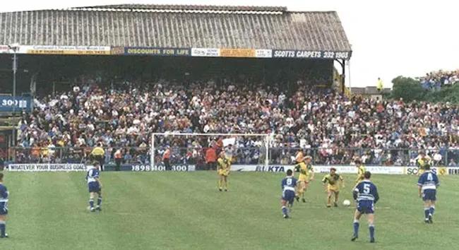 El Old Den, viejo estadio del Millwall, un recinto respetado por Lineker.