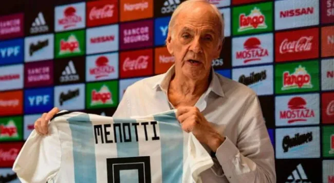 César Luis Menotti tuvo desconocidos vínculos con el Cacique.