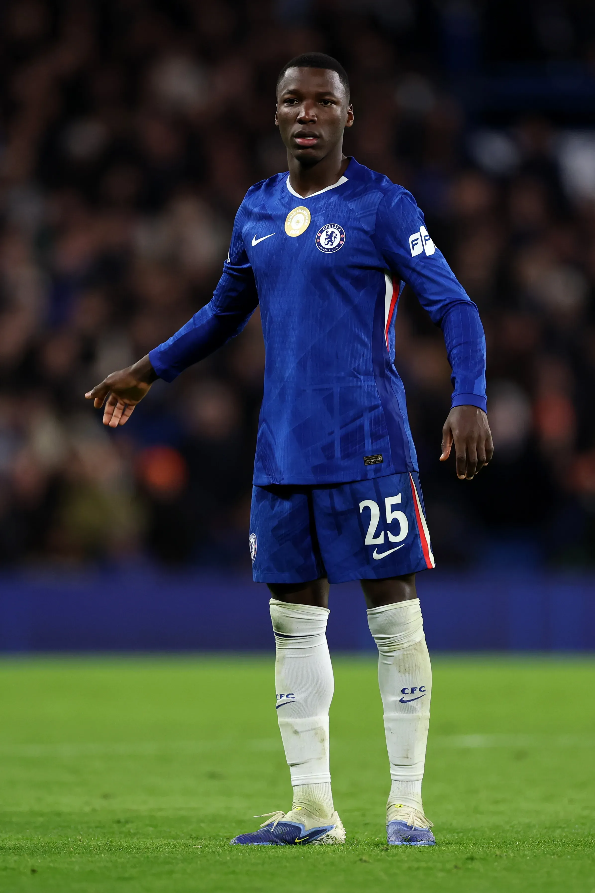 Moisés Caicedo volvió a recibir una amarilla. (Foto: GettyImages)