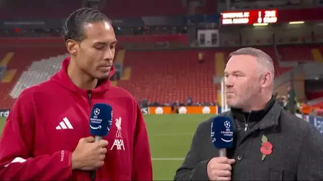 Van Dijk confrontó a Rooney cara a cara. (Amazon)