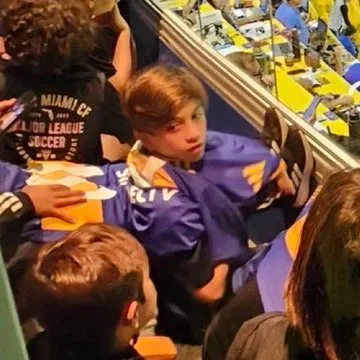 Thiago Messi se puso la camiseta de Boca. (@12maibj)