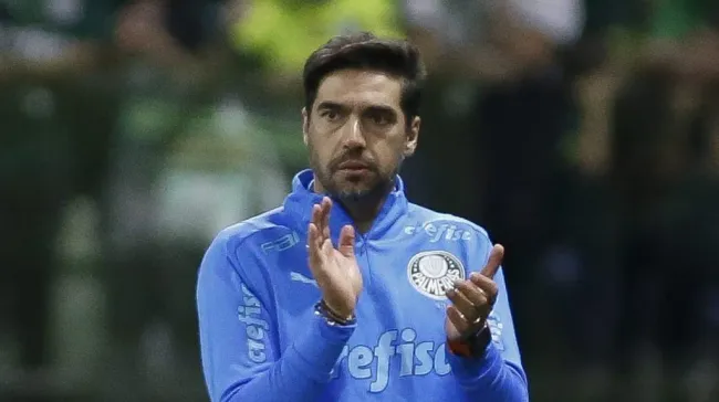 Abel Ferreira pode receber reforço diretamente do futebol inglês (Foto: Miguel Schincariol/Getty Images)