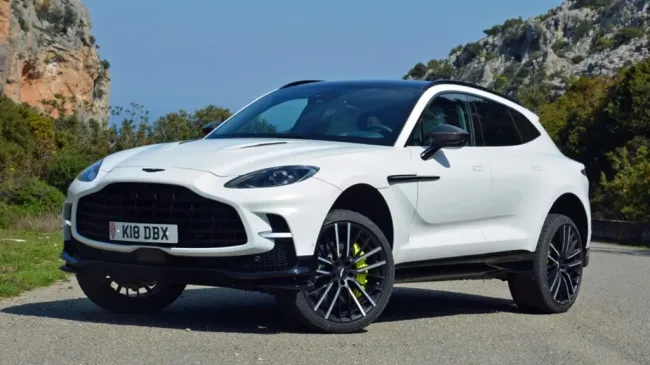 Aston Martin DBX 2023
