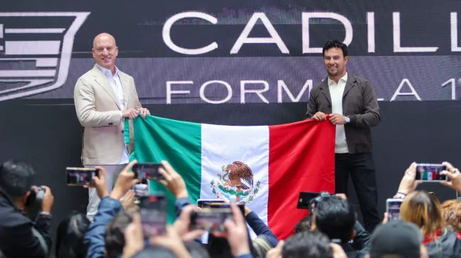 Checo Pérez en su presentación oficial en Cadillac