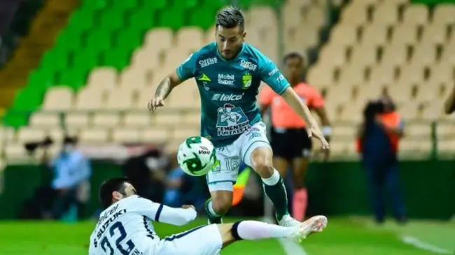Iván Ochoa jugando en la Liga Mx – La Prensa