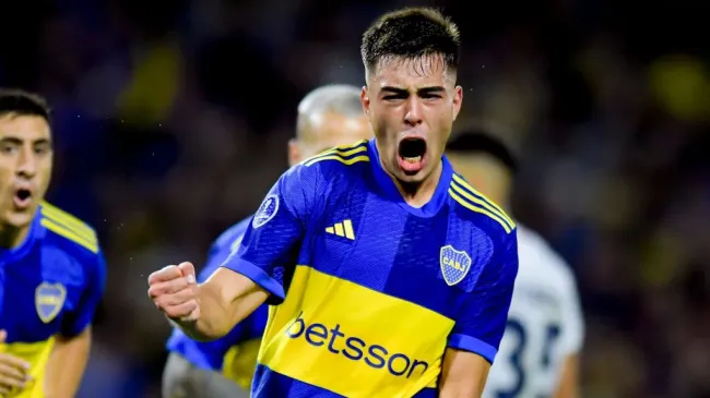 Diego Martínez espera por Aaron Anselmino en Boca. (Getty)