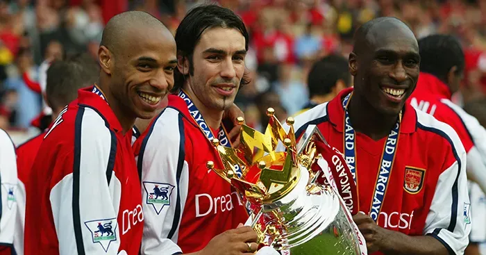 Antes de la temporada de los Invencibles, el Arsenal conquistó el título de la temporada 2001-02 con una racha de 11 triunfos al hilo.