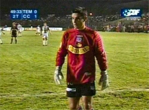 Miguel Ramírez en el arco de Colo Colo. | Imagen archivo.